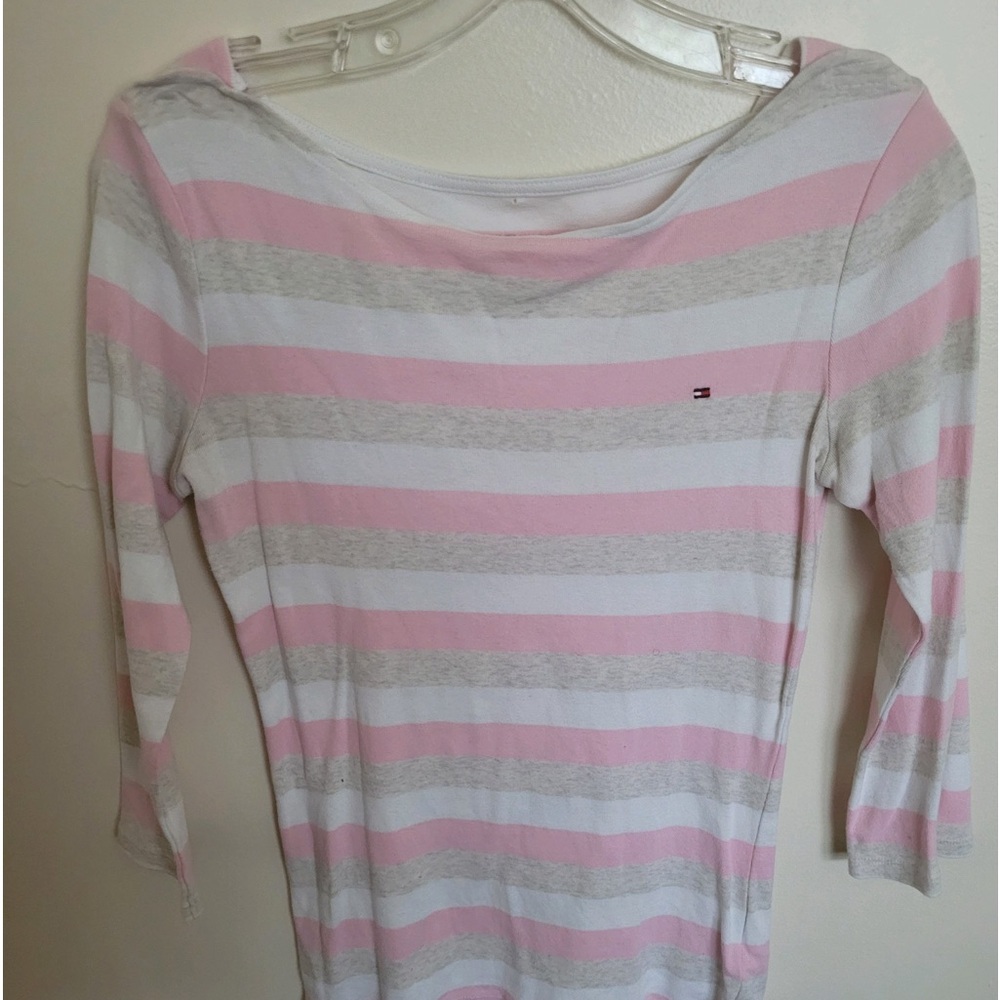 Long sleeve top by Tommy Hilfiger. Size S/P